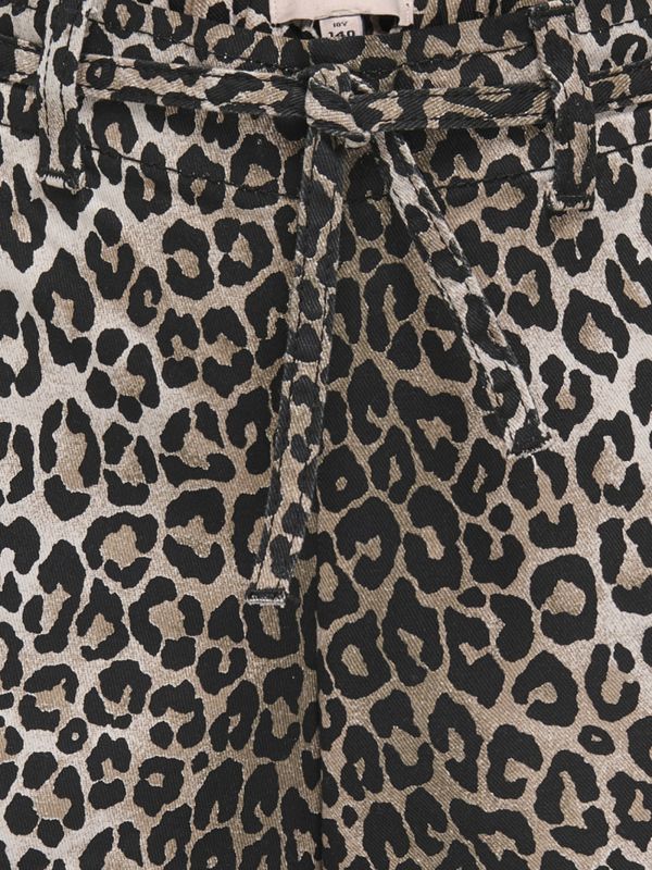 Kogsandra beige og svart shorts med leopardmønster
