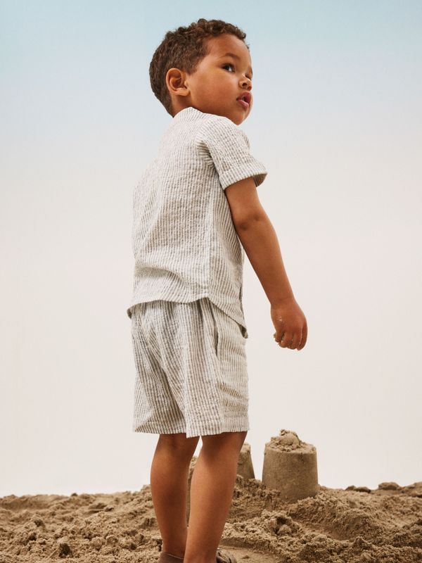 Nmmfedenis stripete blå og offwhite shorts