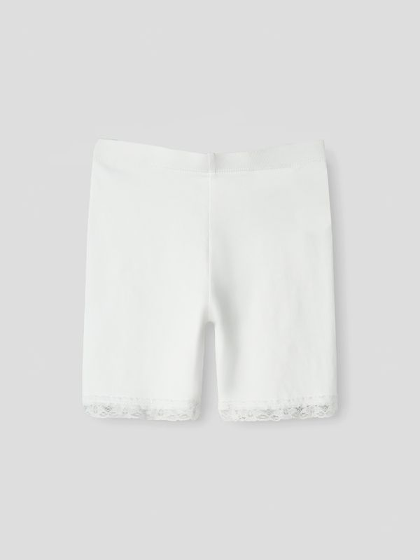 Nkfvista hvit sykkelshorts med blondekant